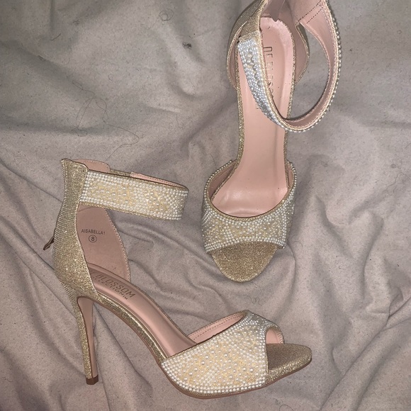Heels - Picture 4 of 5